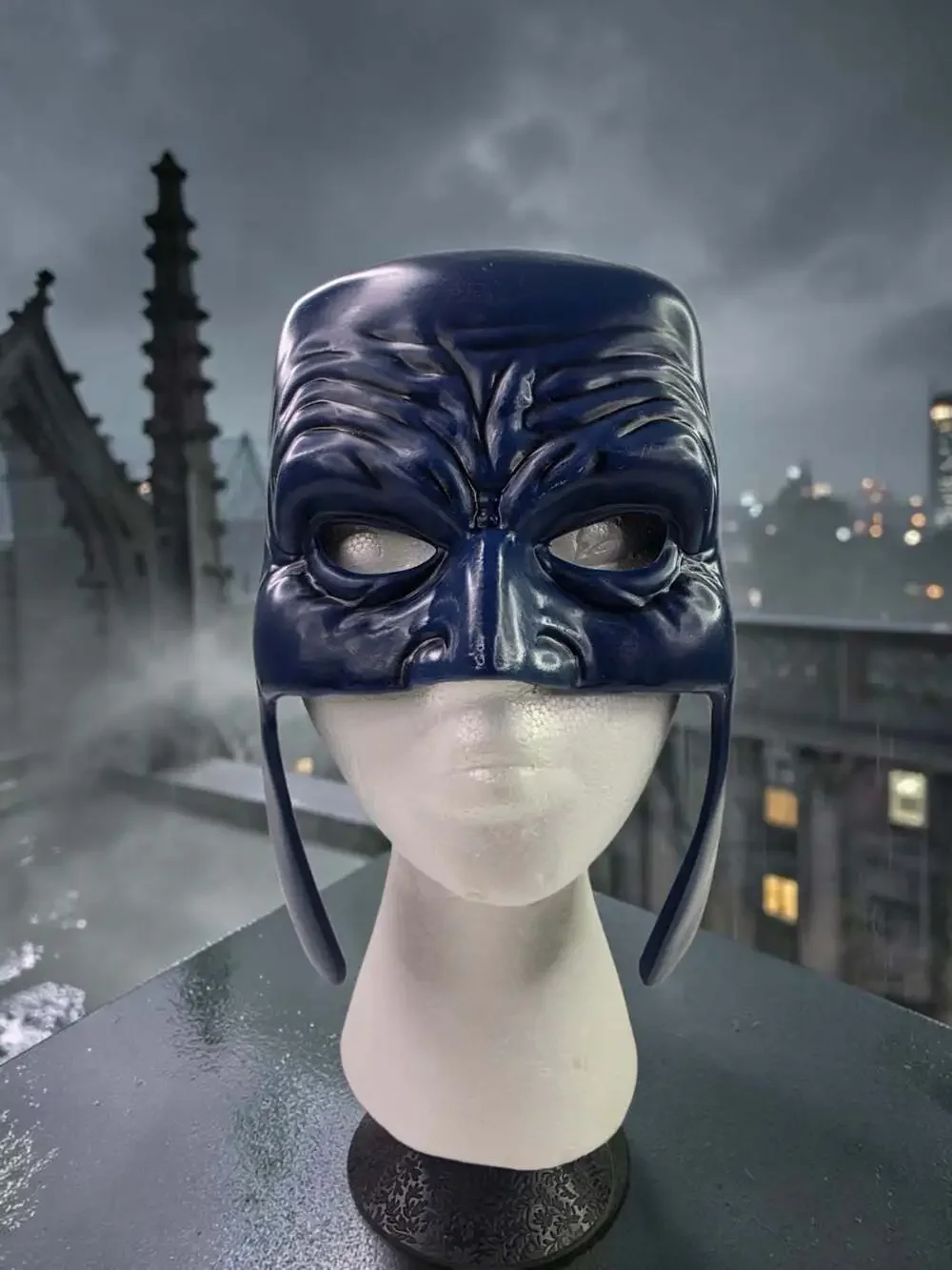 DC Comics Batman The Dark Knight Returns Blue Plastic Mask and Book Set